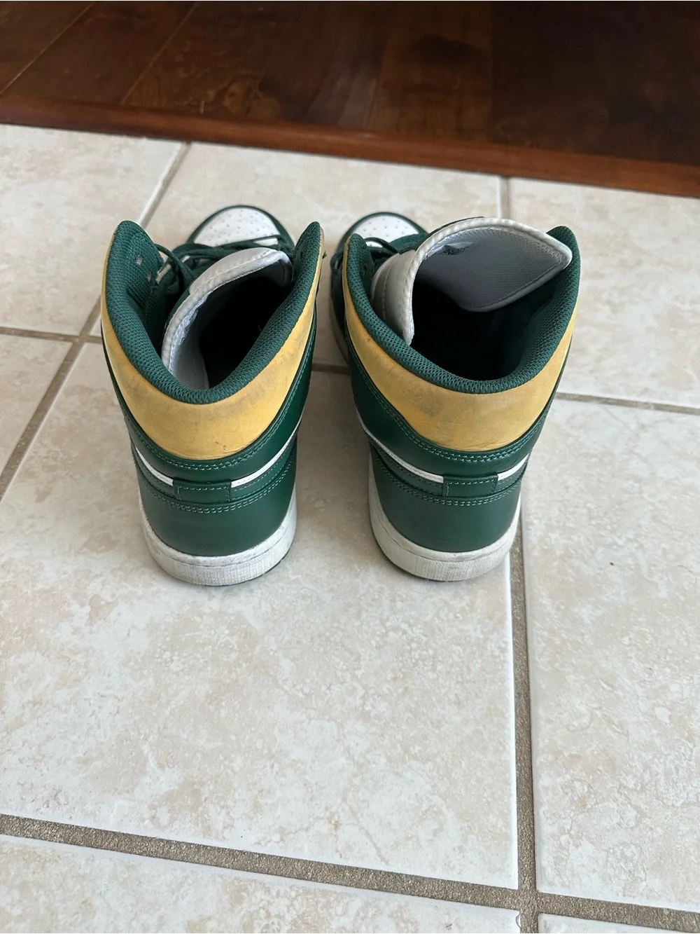 Air Jordan 1 Mid 